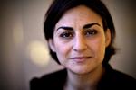 Kritik. Ayfer Baykal holder fast i, at kommunen skulle have juraen på plads, før den kunne udbetale erstatning til piger i faldulykken. 