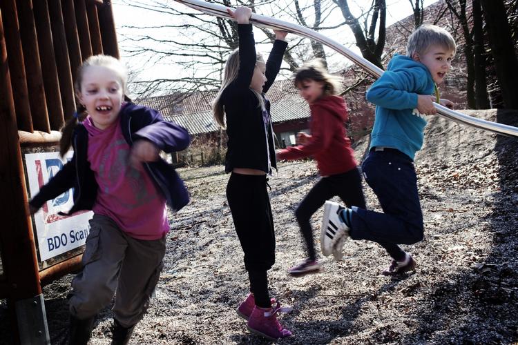Børneleg. Kortlæg og vurder landets legepladser med børnene på Legepladsen.dk, men det er usagligt kun at lytte til ungerne mener kritiker.  Arkivfoto: Niels Christensen 