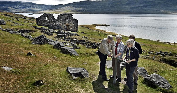 ATTRAKTION. Det er blandt andet seværdigheder som kirkeruinen ved Hvalsey i Grønland, der skal trække turister til verdens største ø. 
