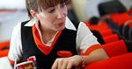 LAVPRISKONCEPT. Hos Easyjet skal du betale for alt - bagage, mad, etc. - til gengæld er billetprisen lav og transporten upåklagelig. 