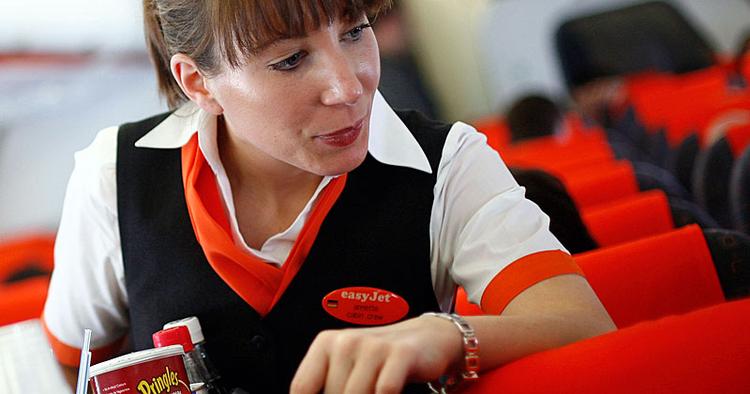 LAVPRISKONCEPT. Hos Easyjet skal du betale for alt - bagage, mad, etc. - til gengæld er billetprisen lav og transporten upåklagelig. 