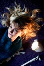 Operationslys. Christine Feldthaus' lampe fra et svensk loppemarked generer tit gæster med dens skarpe lys. Hun elsker den dog. 