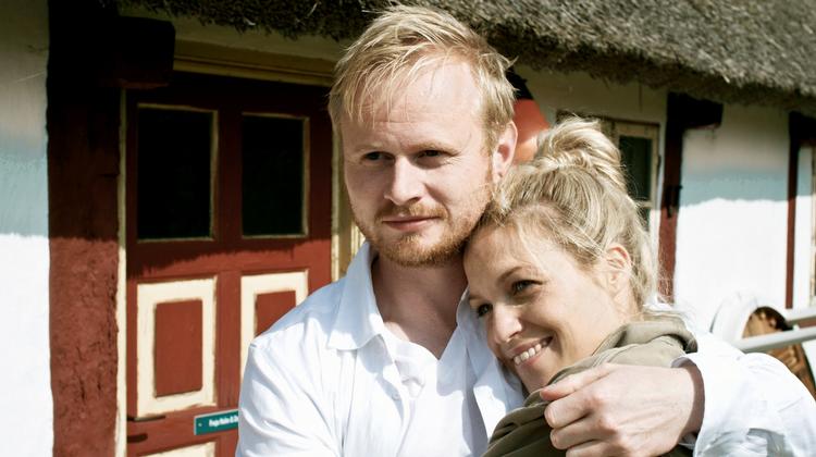 Makkerpar. Christiane Schaumburg-Müller og Jonatan Spang er hovedrolleindehavere i den nye film 'Over kanten', der blandt andet er filmet i instruktørens eget hus på Møn. 