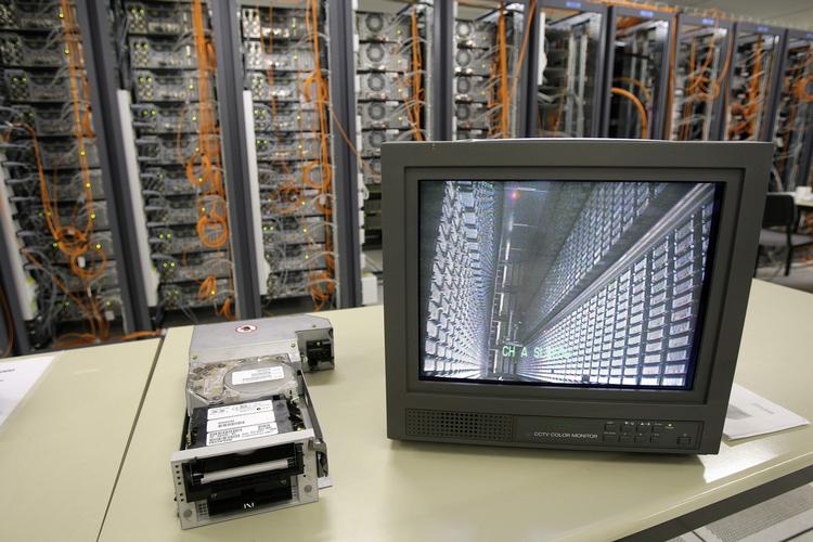 ADRESSEMANGEL. Internettets adressesystem skal opdateres, hvis det skal have lov at vokse. Men ikke operatørerne har forberedt deres systemer på de nye ip-adresser. 