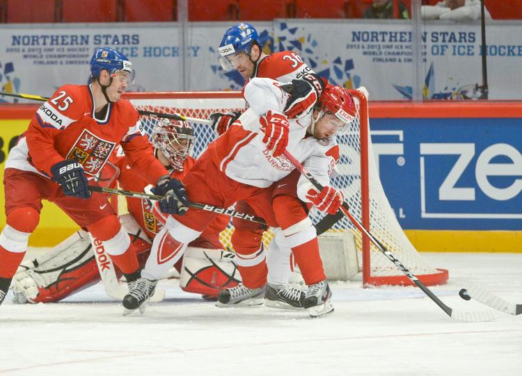 Skuffelse. Det danske ishockeylandshold var snublende tæt på en sejr over Tjekkiet, men manglende effektivitet kostede dyrt. 