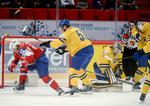 Dyrt. Selv om Sverige har fået en stribe af landets største idrætsstjerne hjem til VM i ishockey, så gider folk ikke komme i Globen for at se dem. Priserne på billetterne skræmme rfolk væk. 