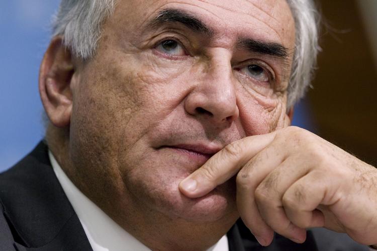 mistanke. Prostitueret fremkommer med nye belastende vidneudsagn mod den tidligere chef for Den Internationale Valutafond, Dominique Strauss-Kahn. 