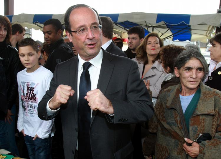 Præsidentvalg. Hollande er favorit men han skal ikke vide sig sikker endnu, mener Liberation. 