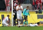 SELVMÅL. Målet til 2-0 var et selvmål, da Bayern München slog FC Köln. 