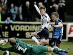 Dobbelt. AGF's islænding Aron Johannsson scorede to ganeg i Herfølge mod HB. 