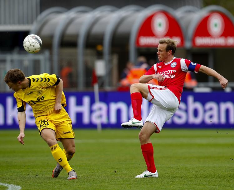 Matchvinder. Troels Kløve måtte trække sig i denne situation, men snød til syvende og sidst både Frank hansen (t.h.) og Silkeborg-holdet. 