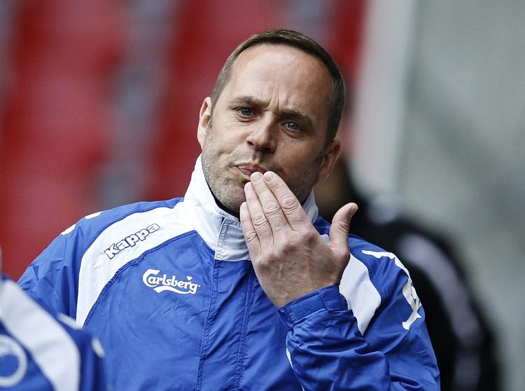 Tænksom. »Hvis vi præsterer, som vi plejer, vinder vi DM. Hvis vi ikke gør, giver vi FC Nordsjælland en chance«, siger træner Carsten V. Jensen. 