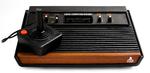 IKON. Atari 2600 var den første spilkonsol, der for alvor blev et hit og banede vejen for nutidens konsoller som Xbox 360, Wii og PlayStation 3. 