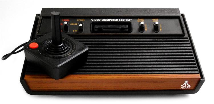 IKON. Atari 2600 var den første spilkonsol, der for alvor blev et hit og banede vejen for nutidens konsoller som Xbox 360, Wii og PlayStation 3. 
