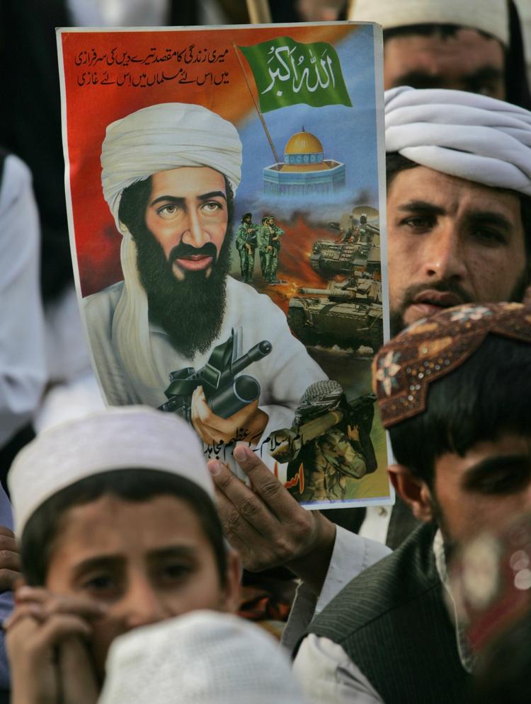 tilhængere. Årsdagens for Osama bin Ladens død blev blandt andet markeret af tilhængere i byen Quetta i Pakistan 2. maj. Det var netop årsdagen for terrorlederens død, som ifølge de amerikanske myndigheder skulle bruges til et nyt angreb på USA. 