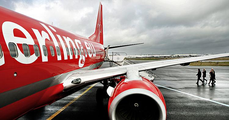 LUFTKAMP. To flyselskaber kæmper om muligheden for at flyve på de danske indenrigsruter efter Cimber Sterlings konkurs. 