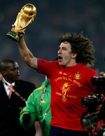 Kapløb. Puyol er meldt ude i seks uger og EM starter om mindre end fem. Regnestykket går ikke op. 