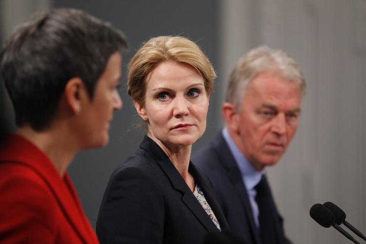 Plan. Hele regeringstoppen var samlet for at fremlægge 2020-planen. Fra venstre økonomi- og indenrigsminister Margrethe Vestager, statsminister Helle Thorning-Schmidt og udenrigsminister Villy Søvndal. 