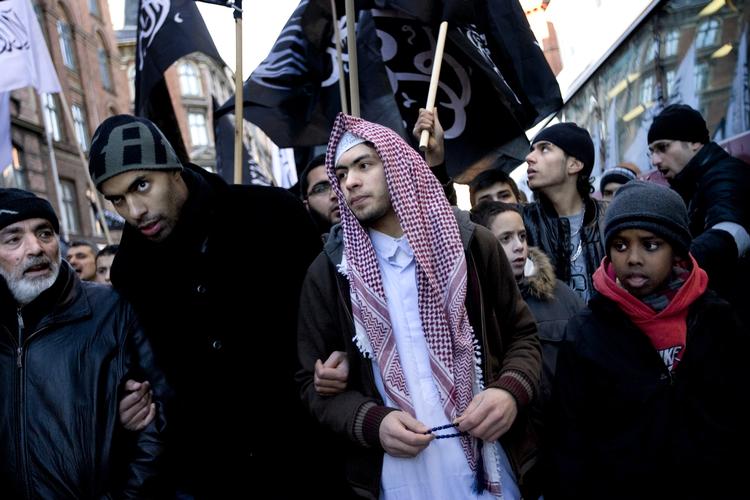 ISLAMISME. Antidemokratiske miljøer blandt muslimerne arbejder for indførelse muslimske regler, måske endda et såkaldt kalifat - et muslimsk samfund. Arkivfoto fra demonstration arrangeret af Hizb-ut-Tahrir. 