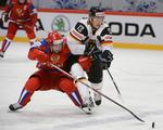 Legesyge. Det russiske VM-hold i ishockey havde svært ved at lukke opgøret med Tyskland. Dertil ville russerne lege alt for meget. 