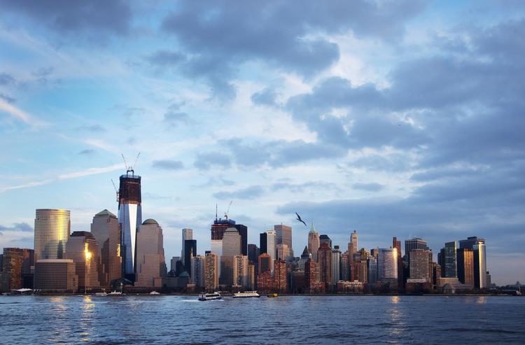 Oprejsning. One World Trade Center bygges der, hvor tvillingetårnene faldt. Bygningen er nu højere end Empire State Building. 