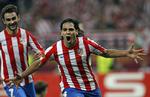 måltyv. Han gjorde det også sidste år, Falcao. I år afgjorde Falcao bare Europa League-finalen for sin nye klub, Atletico Madrid, med to flotte forwardscoringer. 