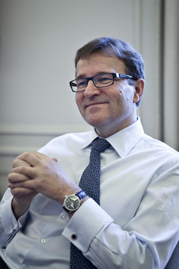Overskud. »Initiativer på indtjeningssiden og et stærkt fokus på omkostninger har betydet fremgang i vores bankaktiviteter«, lyder forklaringen på overskudet fra Eivind Kolding, ordførende direktør i banken. 