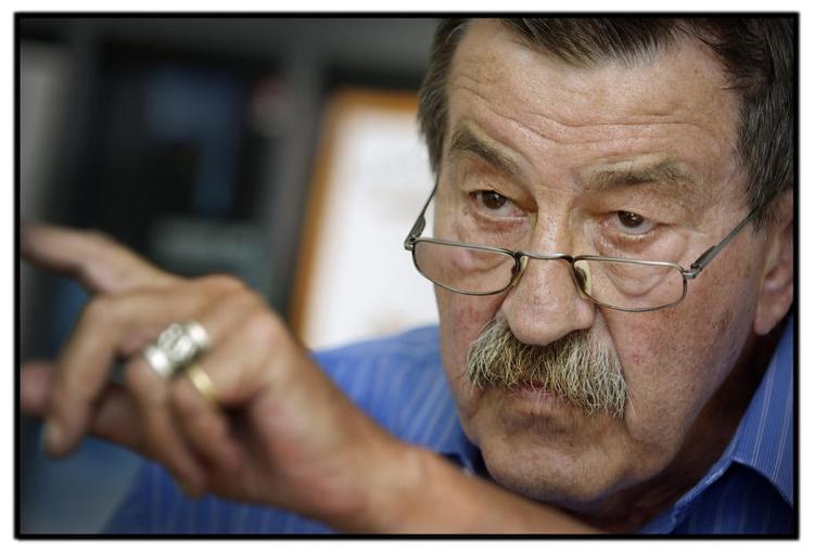 Antisemitisk? Den tyske dramatiker Rolf Hochhut har meldt sig ud af Det Tyske Akademi i protest mod Günther Grass' Israeldigt. 