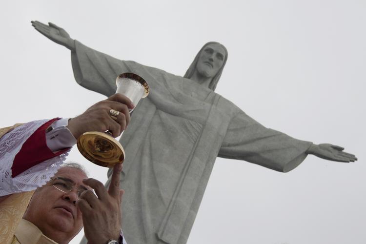 Blasfemi. »At satanisere andre religioner, guder og ånder er en sport, som kristne biskopper, præster og missionærer har brilleret i indtil moderne tid«, skriver Jens-André P. Herbener. 