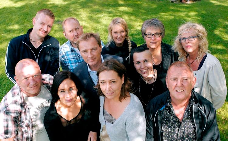 tv. I programmet 'Gal eller normal' skal tre eksperter forsøge at finde ud af, hvilke fem ud af ti deltagere, der har diagnoser som spiseforstyrrelse, maniodepressivitet, paranoid skizofreni, social fobi og OCD. 