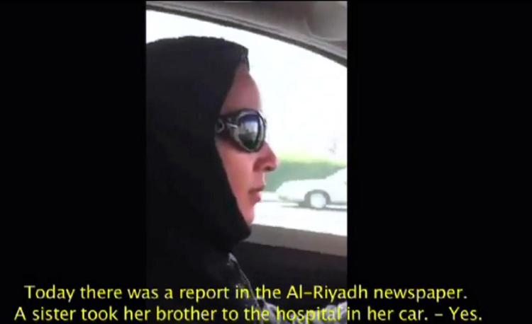 værdigehed. I sin lille køretursvideo taler Manal al-Sharif om, hvorfor det er  uværdigt for kvinden ikke at måtte køre bil. 