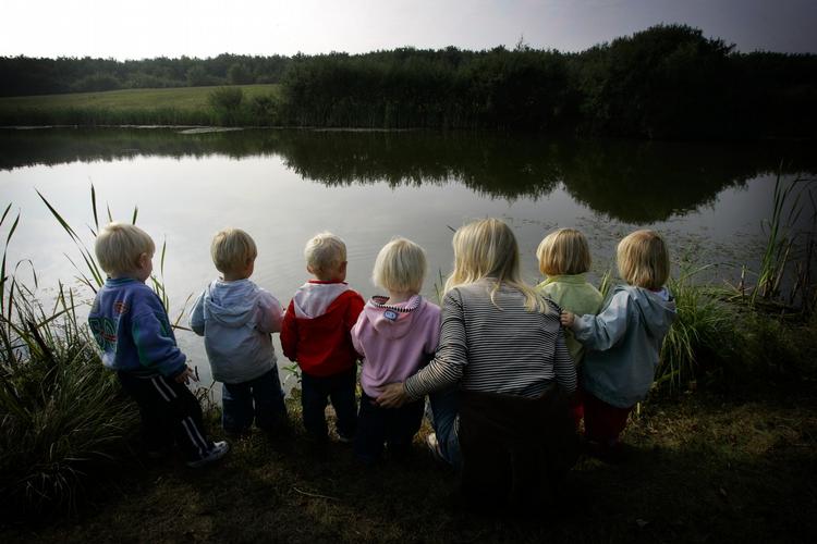 Vuggestuedebat. Det er nødvendigt, at vi få inkluderet hverdagens eksperter i den igangværende diskussion om de danske vuggestuer. 