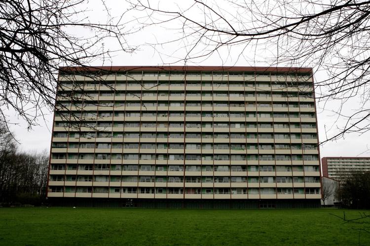 SPRÆNGNING. Beboere fra 312 lejligheder i højhusene Agerkær og Ruskær i Rødovre blev nytårsdag 2007 evakueret på grund af en kraftig storm. 