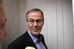 mødeindkaldelse. 19 af de 22 største pensionskasser herhjemme investerer ifølge Berlingske i korrupte regimer i Afrikan. Nu vil erhvervsminister Ole Sohn (SF) diskutere etik med selskaberne. 