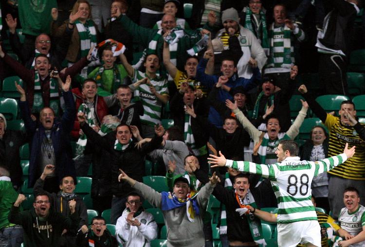 Hyldet. Celtic lukkede sæsonen med at holde fest med Hooper i hovedrollen. 
