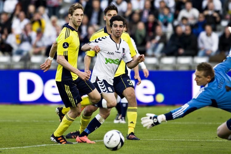 Rundbarbering. AGF holdt legestue i Aarhus, hvor ærkerivalerne fra Brøndby blev sendt hjem med et nederlag på 1-5. 