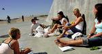 Solplads. Amager strandpark er et skønt pusterum fra byen. Og metroen kører lige til døren. 