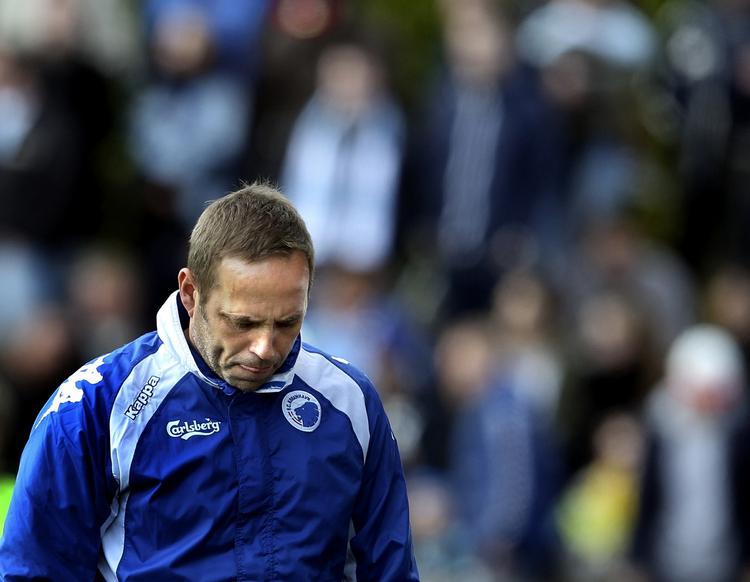 Dobbeltfunktion. Carsten V. Jensen har siden vinterpausen været både træner og sportsdirektør. FCK gik ind til foråret med et plus på fire point i forhold til FCN. Den margin kan i aften ændres til et point i FCN's favør, hvis Farum-klubben slår OB. 