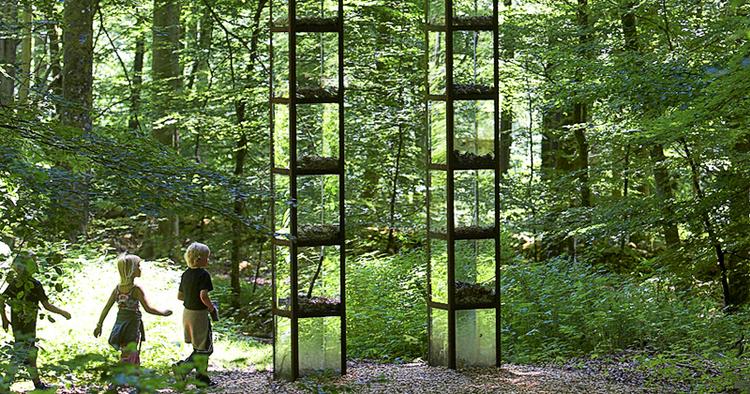 Naturkunst. Terra Maximus af Sissel Tolaas består af glas, jern og blade og kan ses i Wanås i Skåne. 