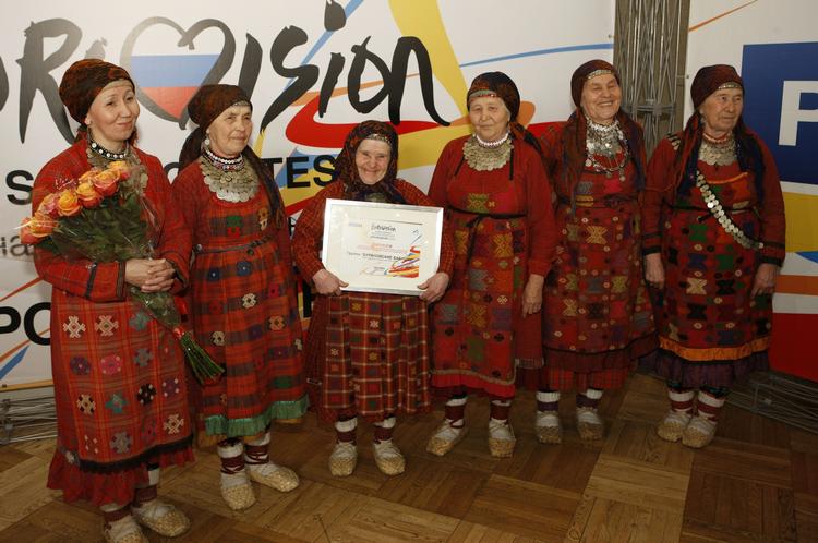 Popfest. Årets Eurovision Song Contest byder ikke kun på russiske bedstemødre. Det byder også på et værtsland, der systematisk knægter ytringsfriheden. 
