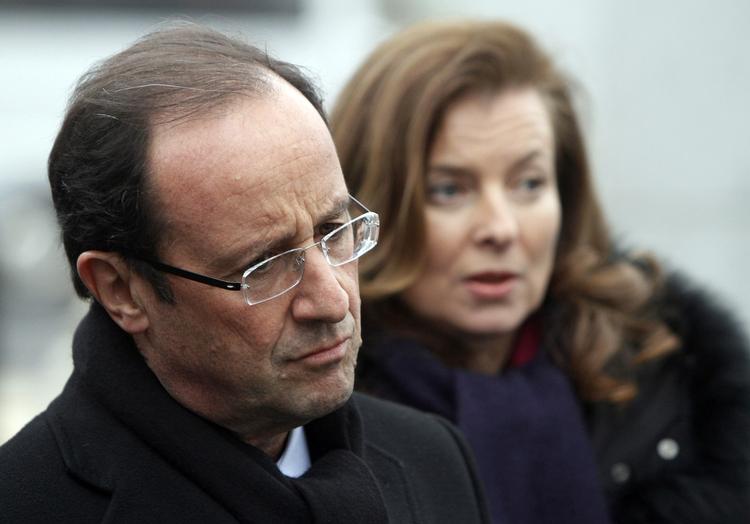 Hollande. Hvorvidt Merkel og Hollande så kan lide hinanden, det betyder ikke så meget. Der er for meget på spil til, at det kan få lov til få nogen betydning, mener Hans Martens. 
