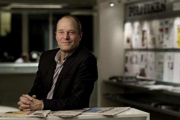 Digitalt. Politikens netavis indfører et digitalt abonnement, som betyder, at det efter et bestemt antal artikler koster penge at bruge sitet, fortæller chefredaktør Lars Grarup i dag. 