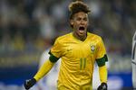 efterstræbt. Europas største klubber er ude efter Neymar, der foreløbig spiller videre i Santos hjemme i Brasilien. 