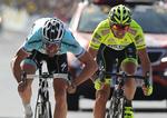 slået. I Flandern Rundt blev Filippo Pozzato (th.) besejret af Tom Boonen, efter italieneren var kommet tilbage efter en skade. 