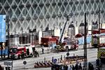 Brand. Et større antal brandbiler er kørt i stilling ved Industriens Hus. 