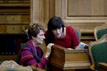kritik. Sundhedsordfører Sophie Løhde fra Venstre (th.) mener, at speciallægernes udmelding om at drosle ned på arbejdet er uholdbar. 