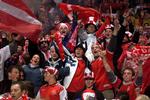 Fodbold-fest. Det kan blive en dyr fornøjelse at rejse til Ukraine for at støtte det danske fodboldlandshold til EM. 