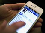 Delagtiggjort. Applikationer som fototjenesten Instagram skal sikre, at brugerne deler mere information i fremtiden. Og sker det på mobilen, kommer der også der reklamer på. 
