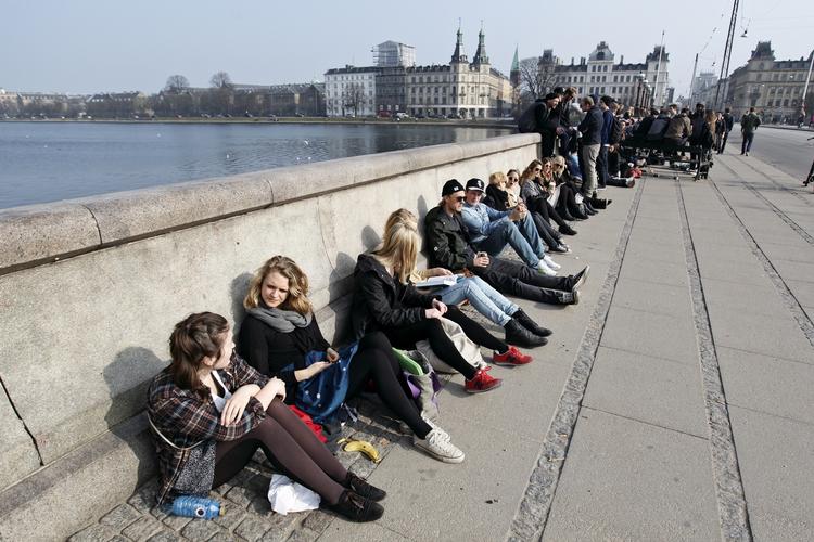 Sol. Temperaturerne vil stige støt hen over weekenden. 