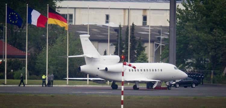 ankomst. Tegel-lufthavnen er den ene af de to, som i øjeblikket betjener flyrejsende til og fra Berlin. I forgårs var der fornemt besøg, da Frankrigs nyvalgte præsident Hollande valgte den som destination, da han skulle på statsbesøg i Tyskland. 